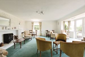 RESIDENTS LOUNGE- click for photo gallery